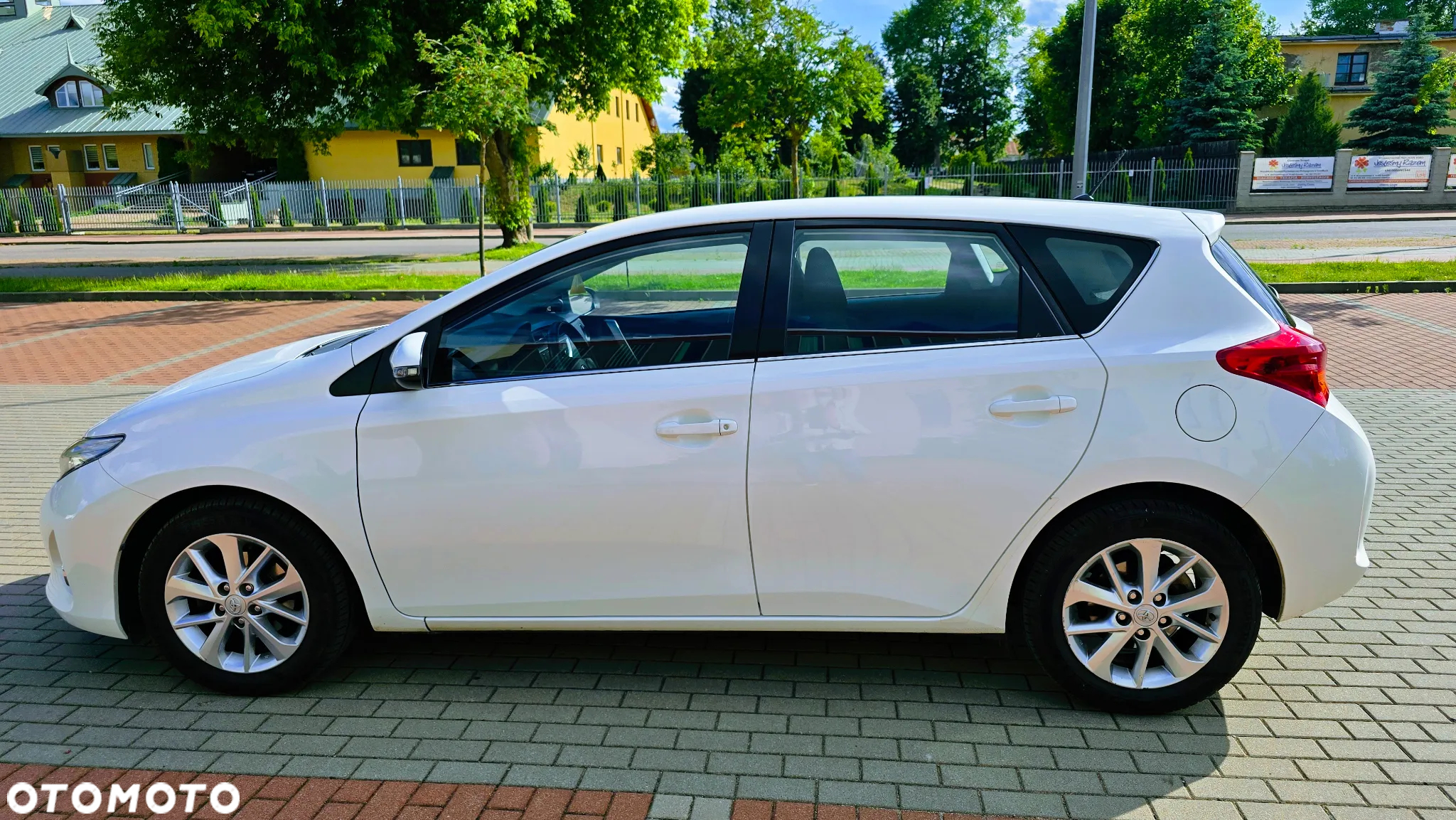 Toyota Auris 1.6 Valvematic Executive - 12