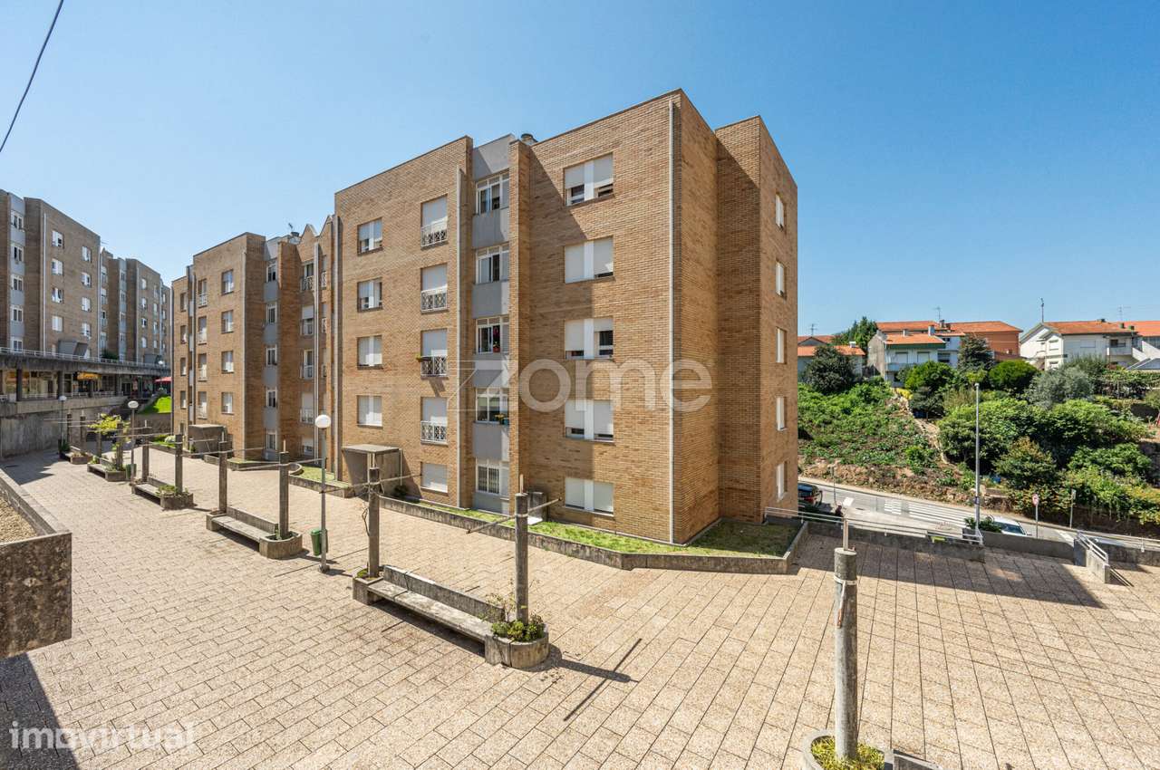 T2 Renovado a 750m do Colégio Paulo VI | São Cosme, Gondomar - Grande imagem: 2/21