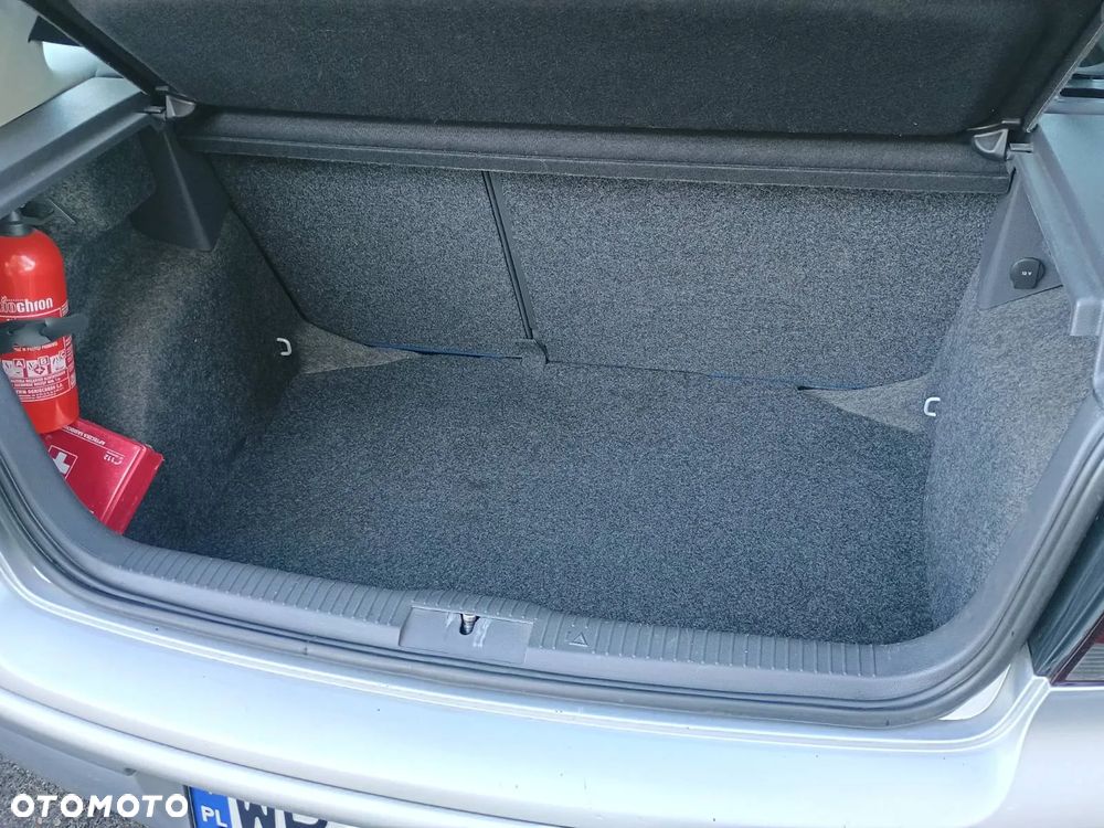 Volkswagen Polo - 11