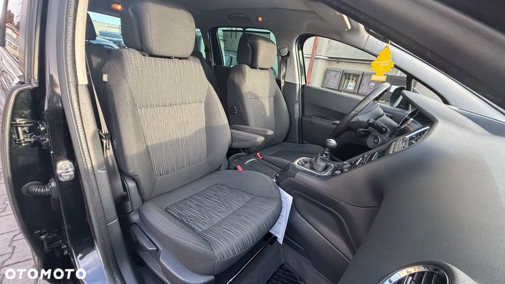 Peugeot 5008 1.6 THP Family 7os - 11