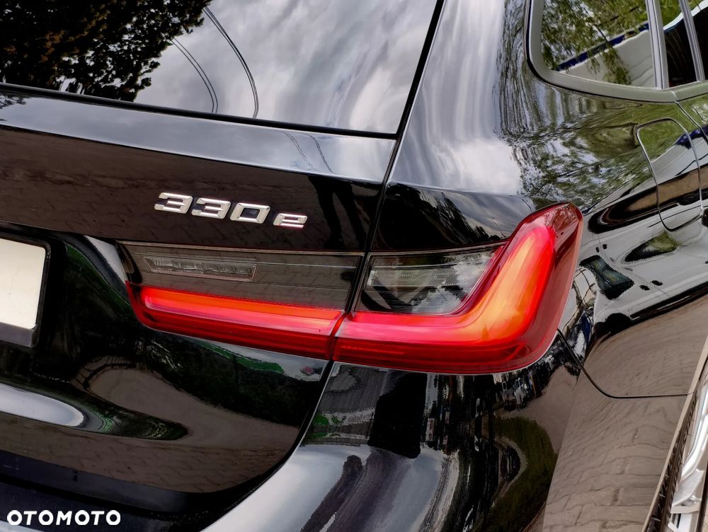 BMW Seria 3 330e - 27