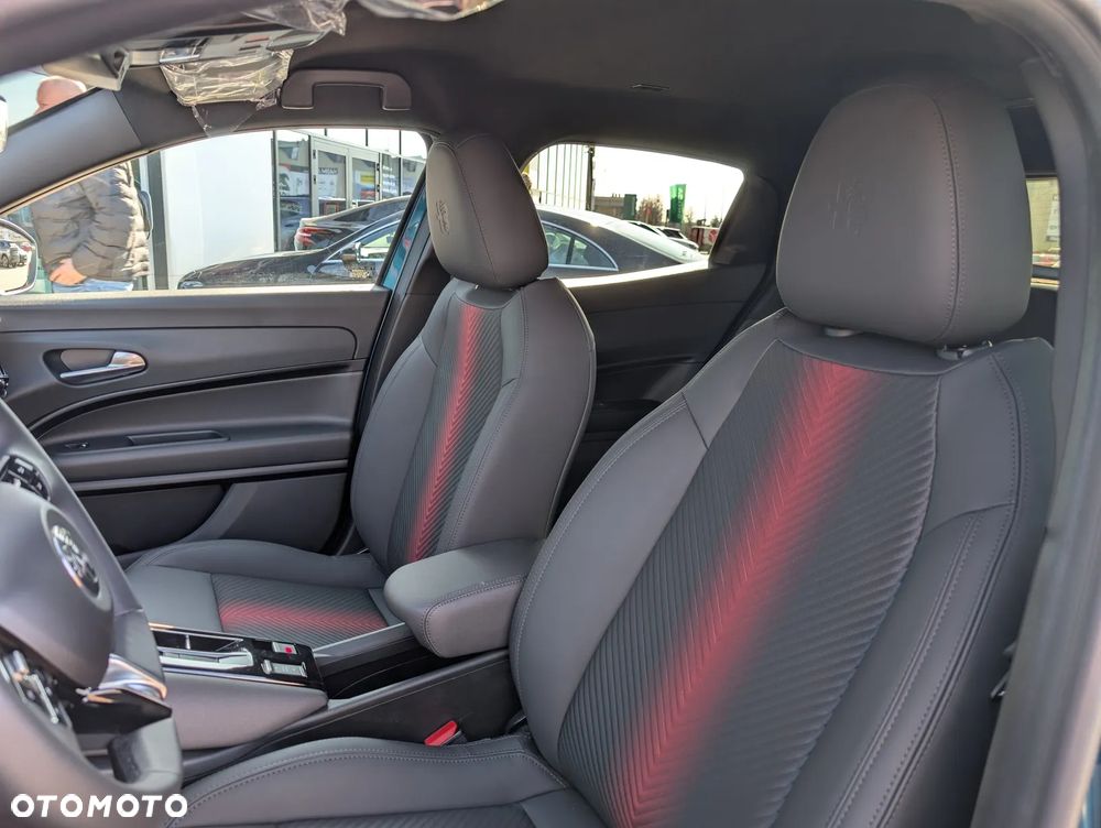 Alfa Romeo Junior 1.2 mHEV Ti eDCT - 14