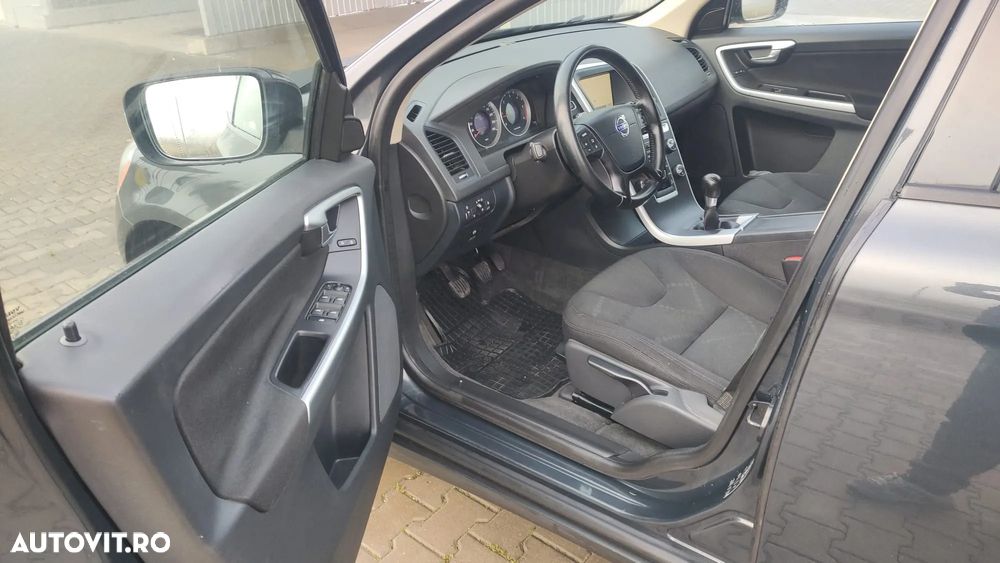 Volvo XC 60 2.4D AWD Momentum - 7