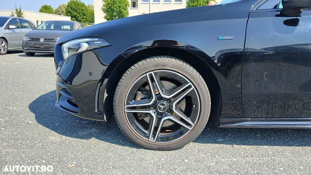 Mercedes-Benz A 250 e Sedan 8G-DCT Lim. AMG Line Advanced - 19