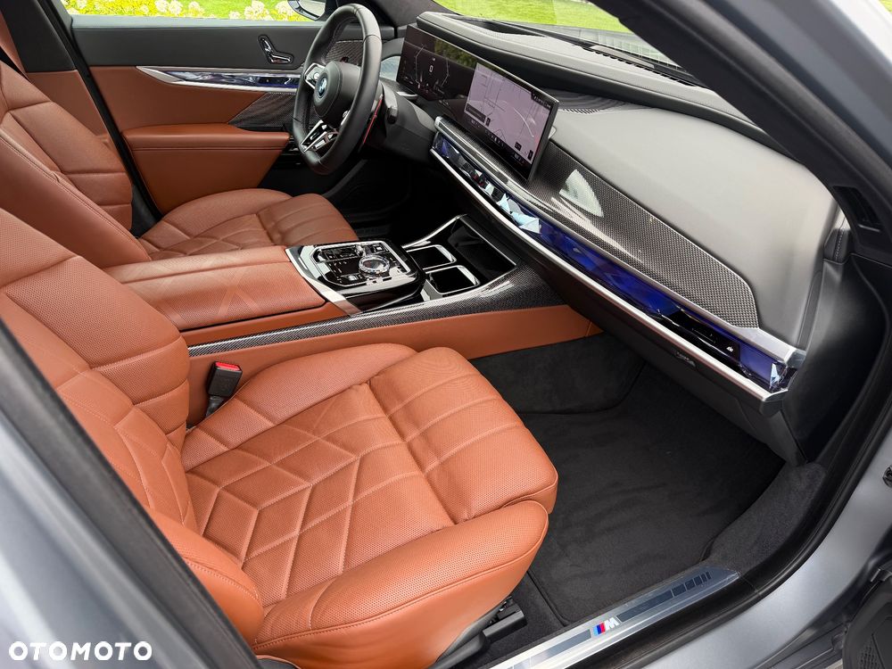 BMW Seria 7 M760e PHEV xDrive Individual Edition sport - 14