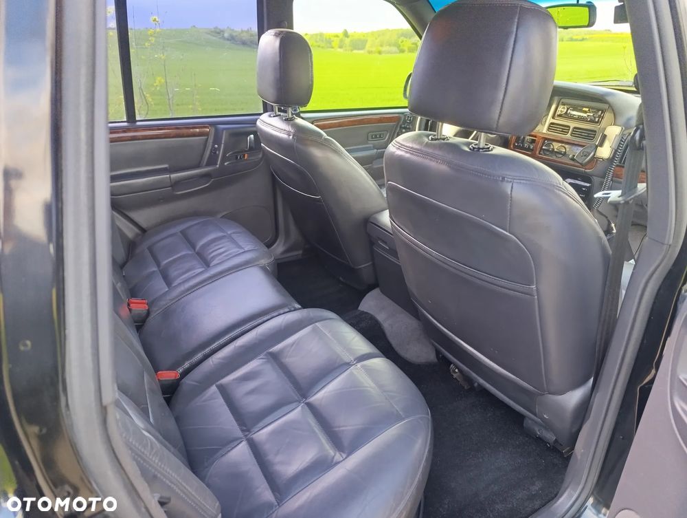 Jeep Grand Cherokee - 22