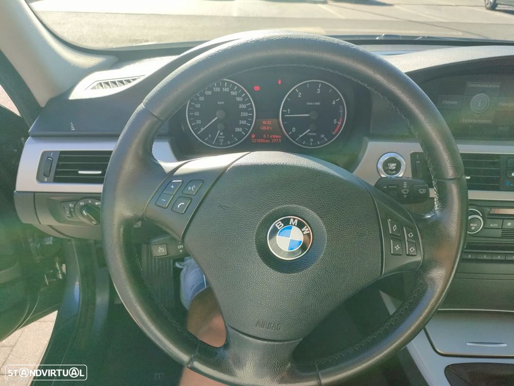 BMW 320 d - 12