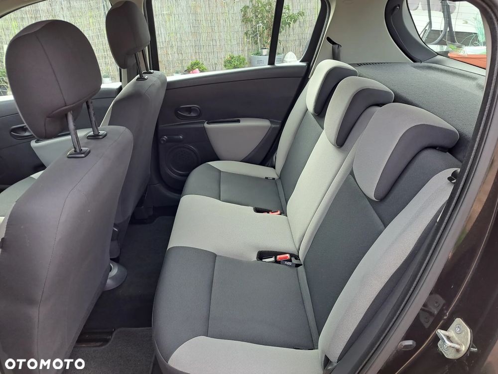 Renault Clio 1.2 16V Authentique - 19