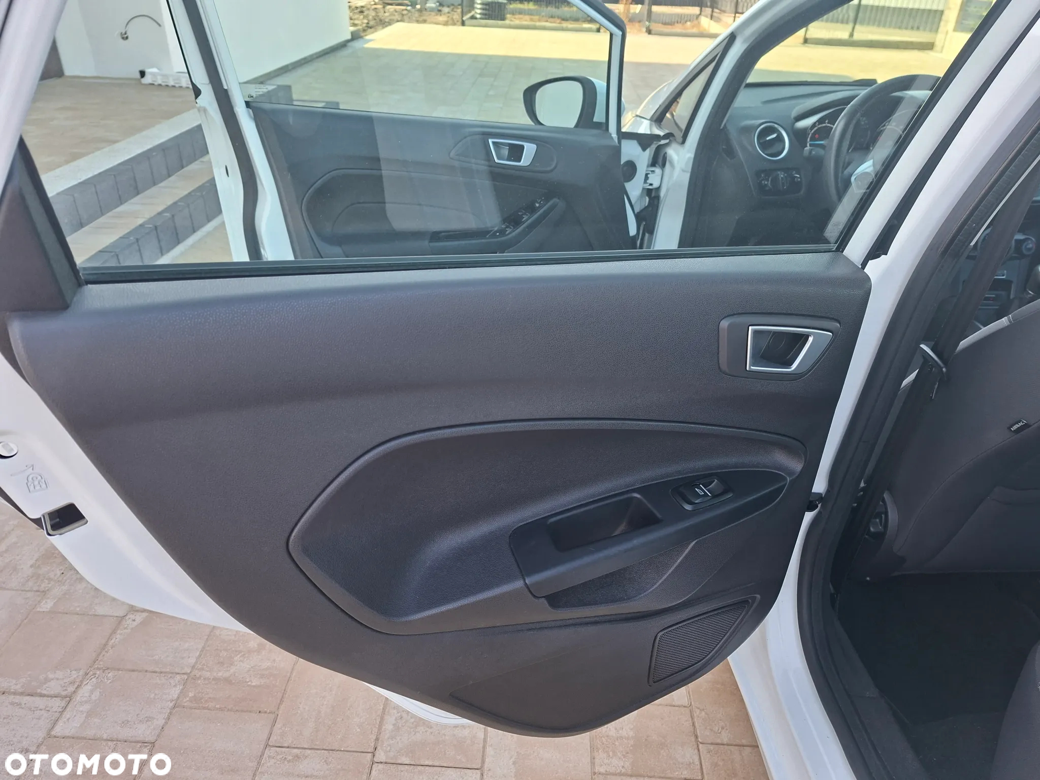 Ford Fiesta 1.0 EcoBoost Champions Edition - 12