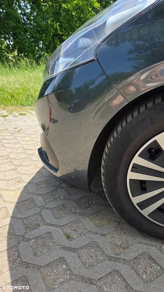Peugeot 208 1.6 BlueHDi Allure S&S - 9