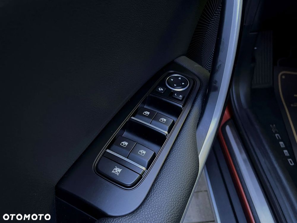 Kia XCeed 1.6 CRDi SCR L Business Line DCT - 32