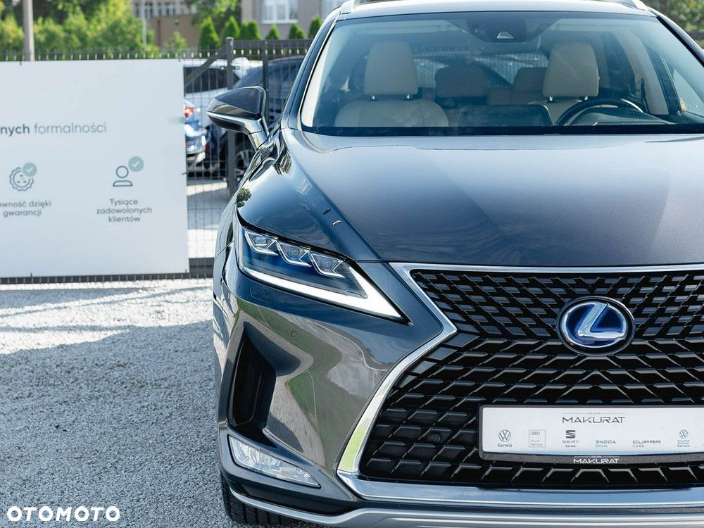Lexus RX - 9