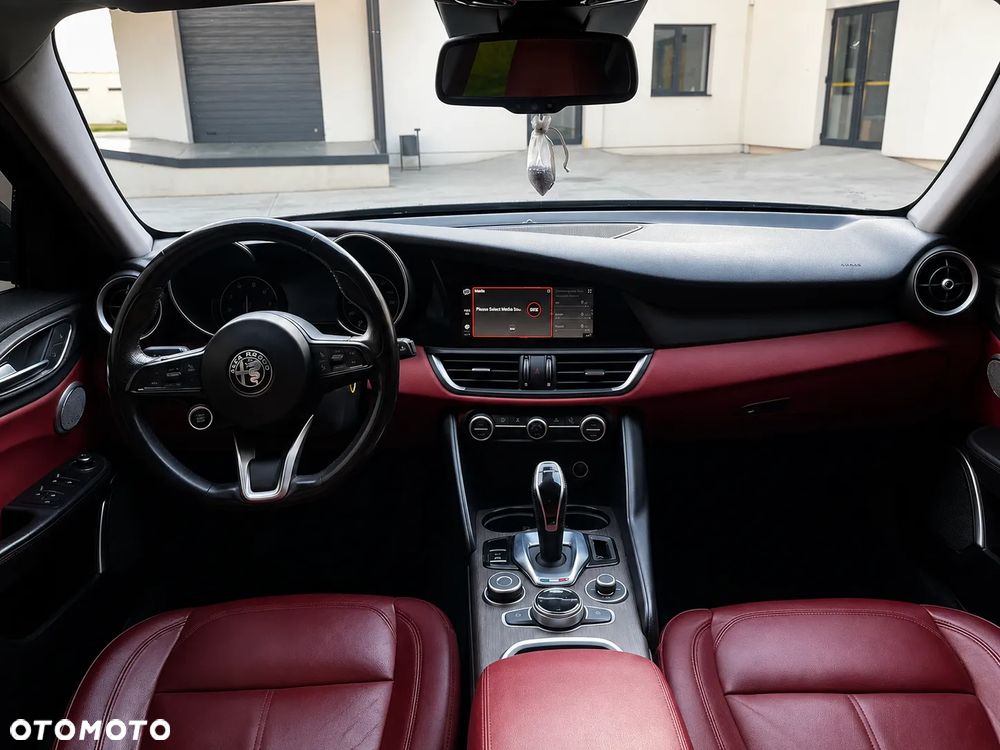 Alfa Romeo Giulia 2.0 Turbo 16V AT8 Executive - 13