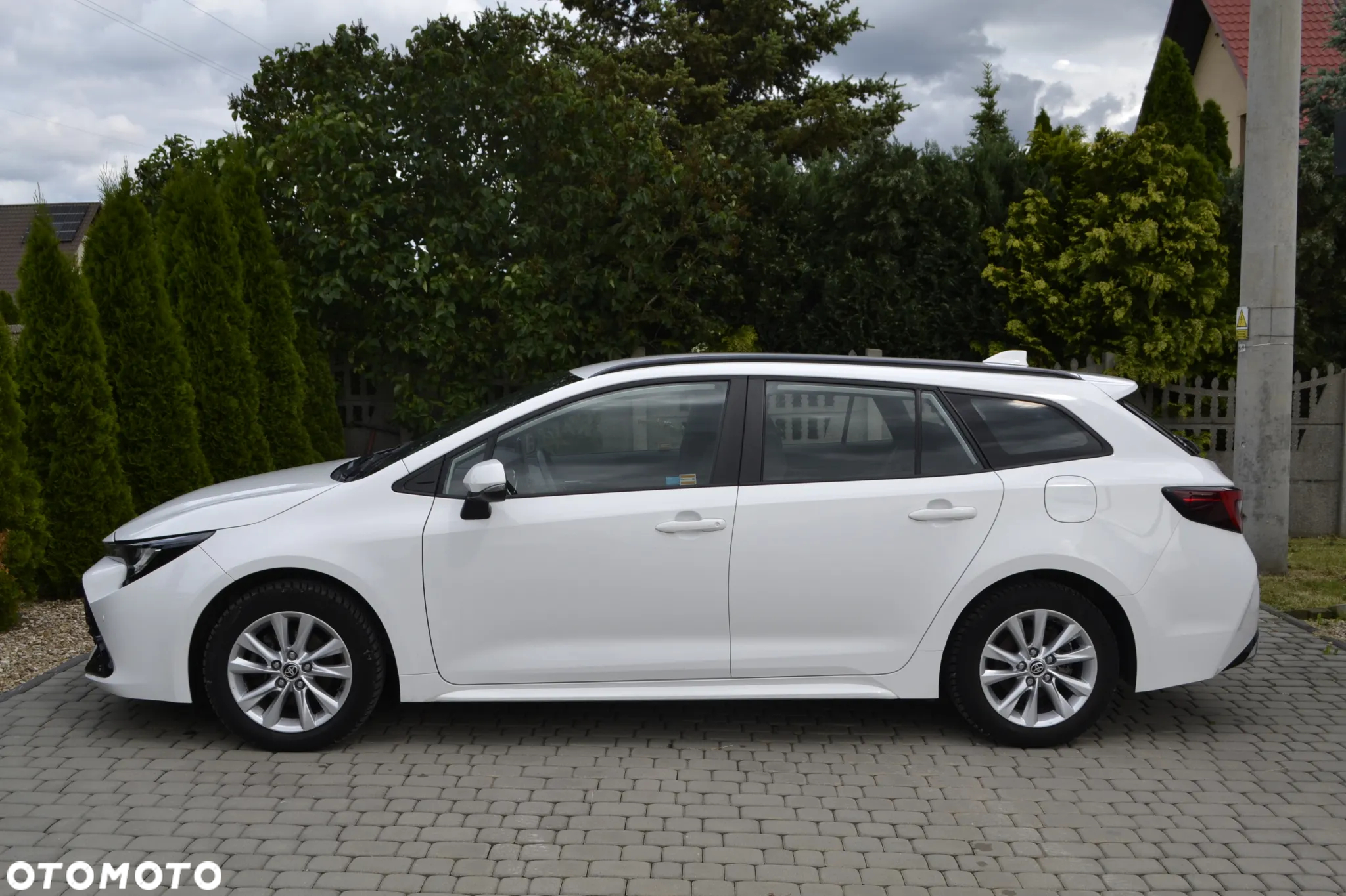 Toyota Corolla 1.8 Hybrid Comfort - 13