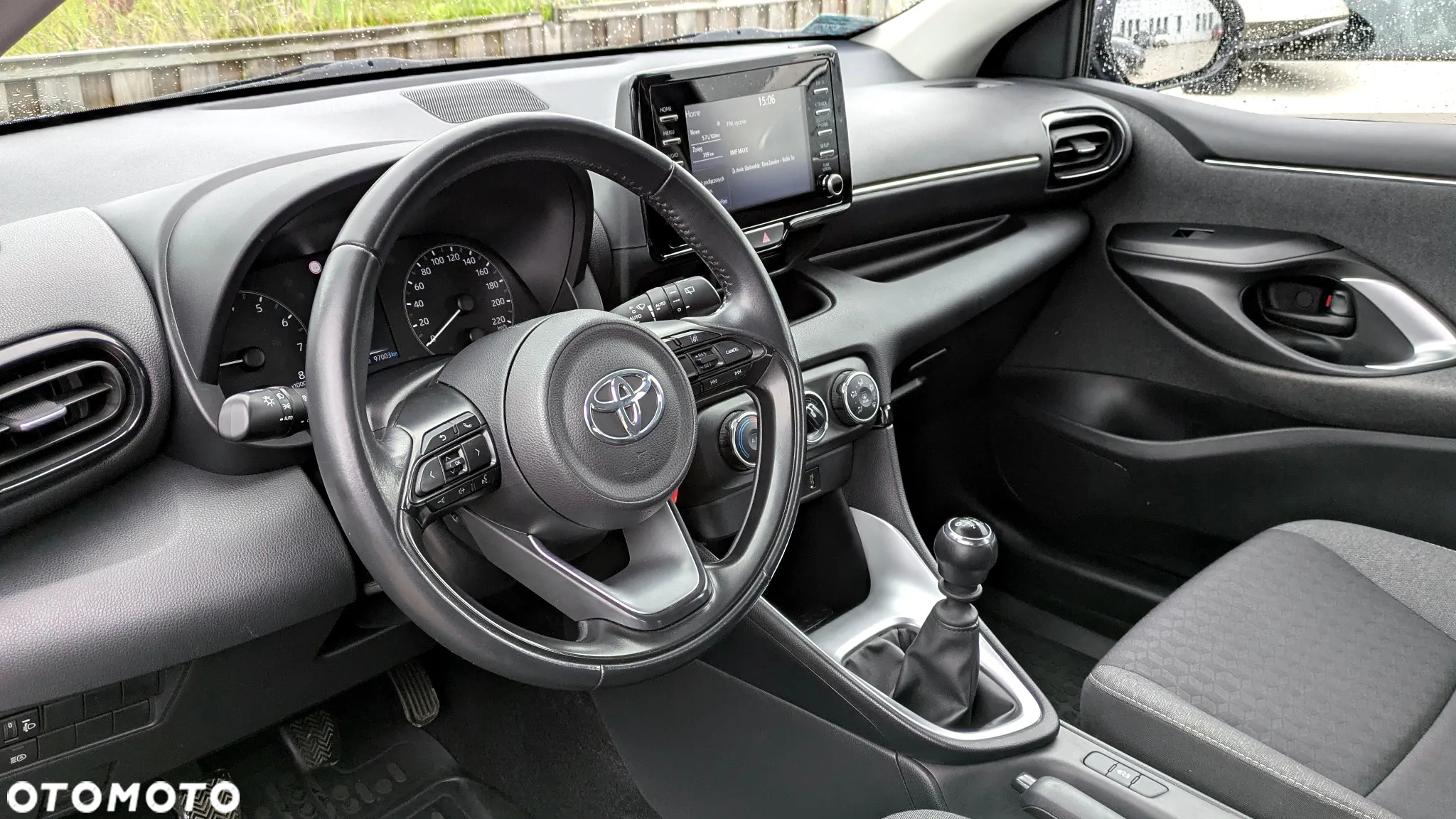 Toyota Yaris 1.5 Comfort - 6