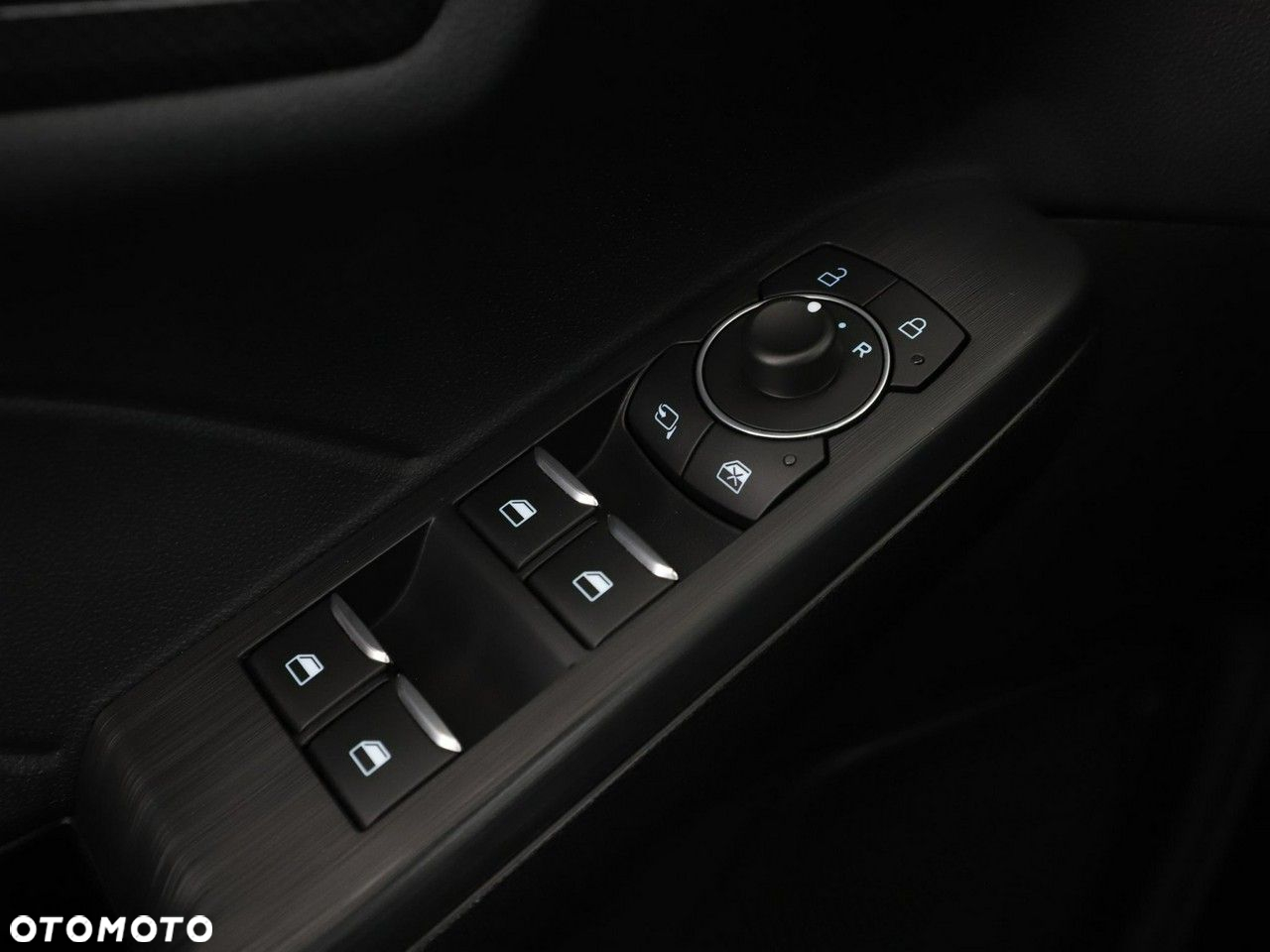 Ford Kuga 1.5 EcoBoost ST-LINE - 34