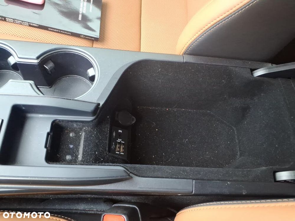 Lexus IS 200t - 21