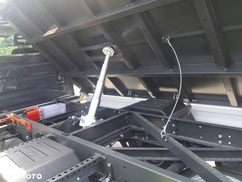 Iveco Daily 35S16HD 3.0 L wywrotka z kabiną brygadową - 8