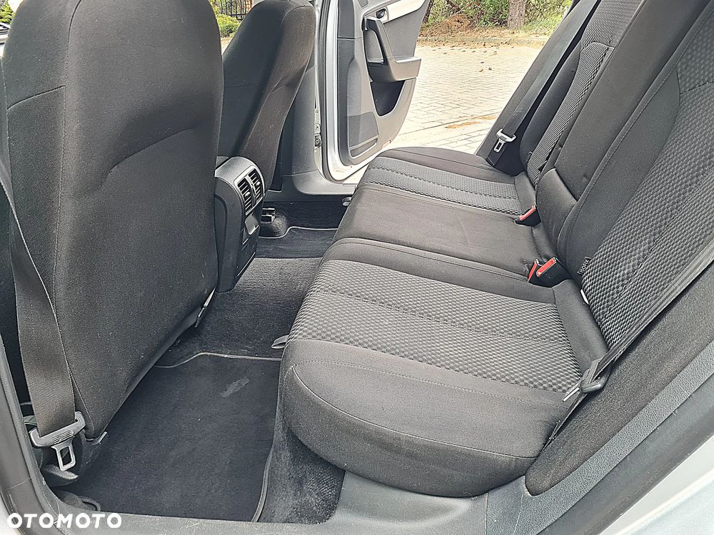 Volkswagen Passat 1.6 TDI BlueMotion Technology Comfortline - 9
