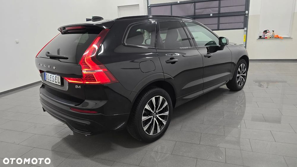 Volvo XC 60 B4 D Plus Dark - 3