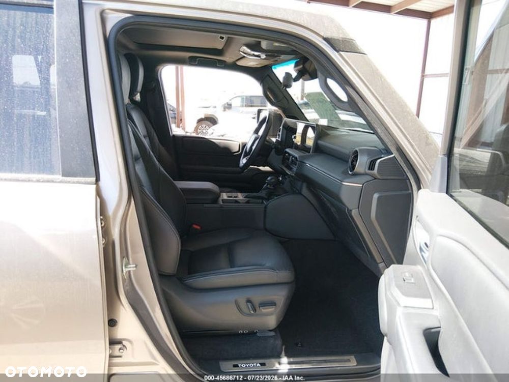 Toyota Land Cruiser - 10