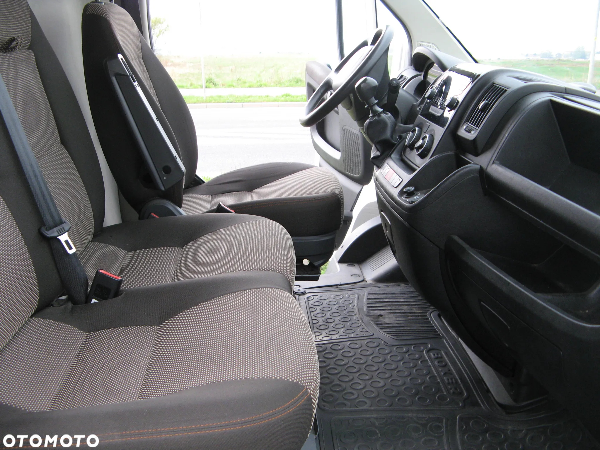 Peugeot BOXER 435 BlueHDi L4H2 Premium - 8