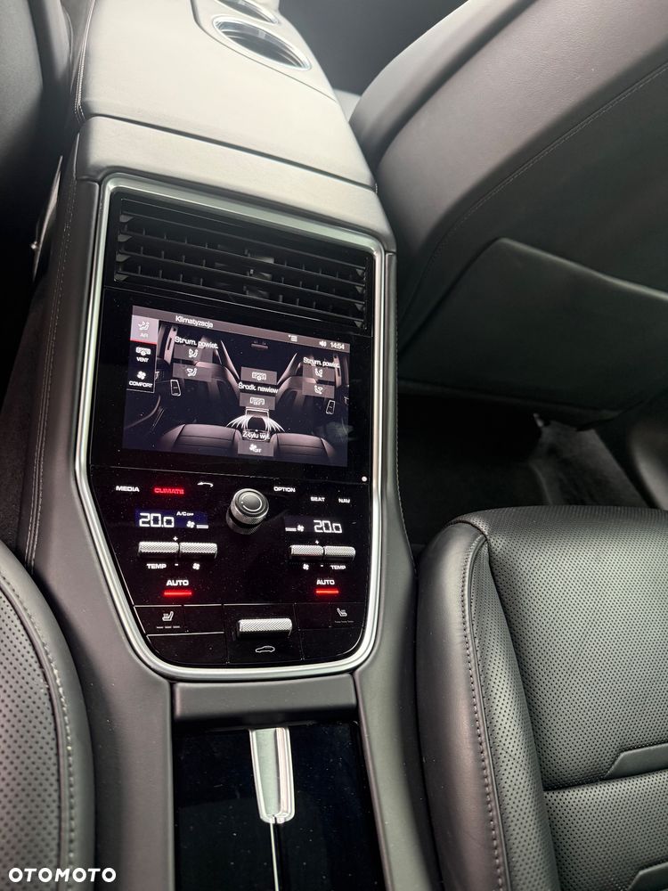 Porsche Panamera - 17
