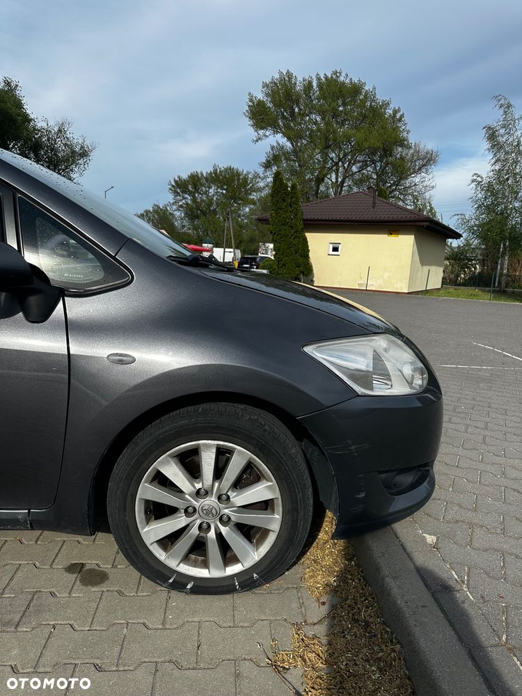Toyota Auris 2.0 D-4D Sol - 11