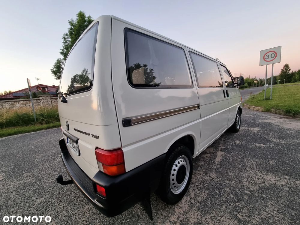 Volkswagen Transporter - 2