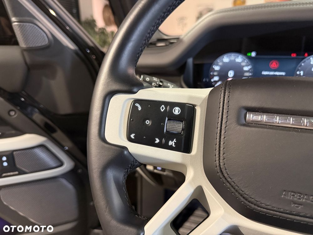 Land Rover Defender 3.0 D300 mHEV HSE - 29