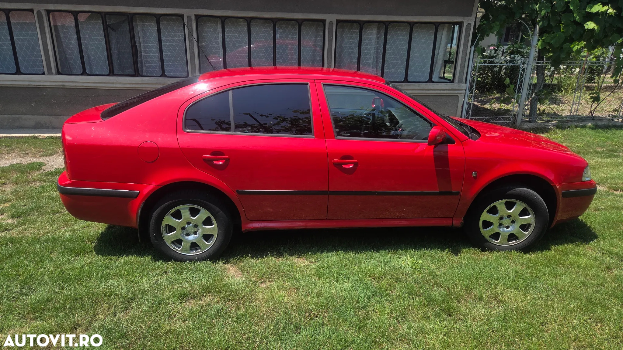 Skoda Octavia 1.6 Ambiente - 2