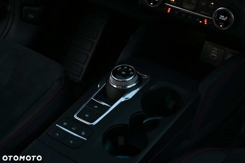 Ford Kuga 2.0 EcoBlue AWD ST-Line X - 24