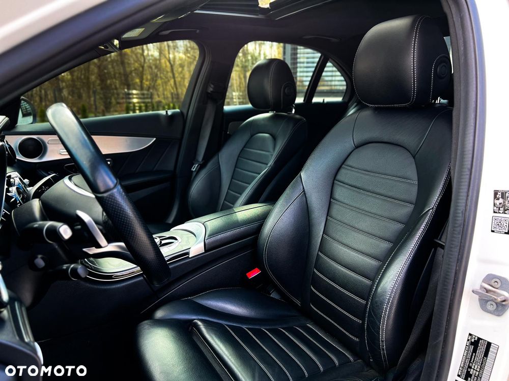 Mercedes-Benz Klasa C AMG 43 4Matic 9G-TRONIC - 22