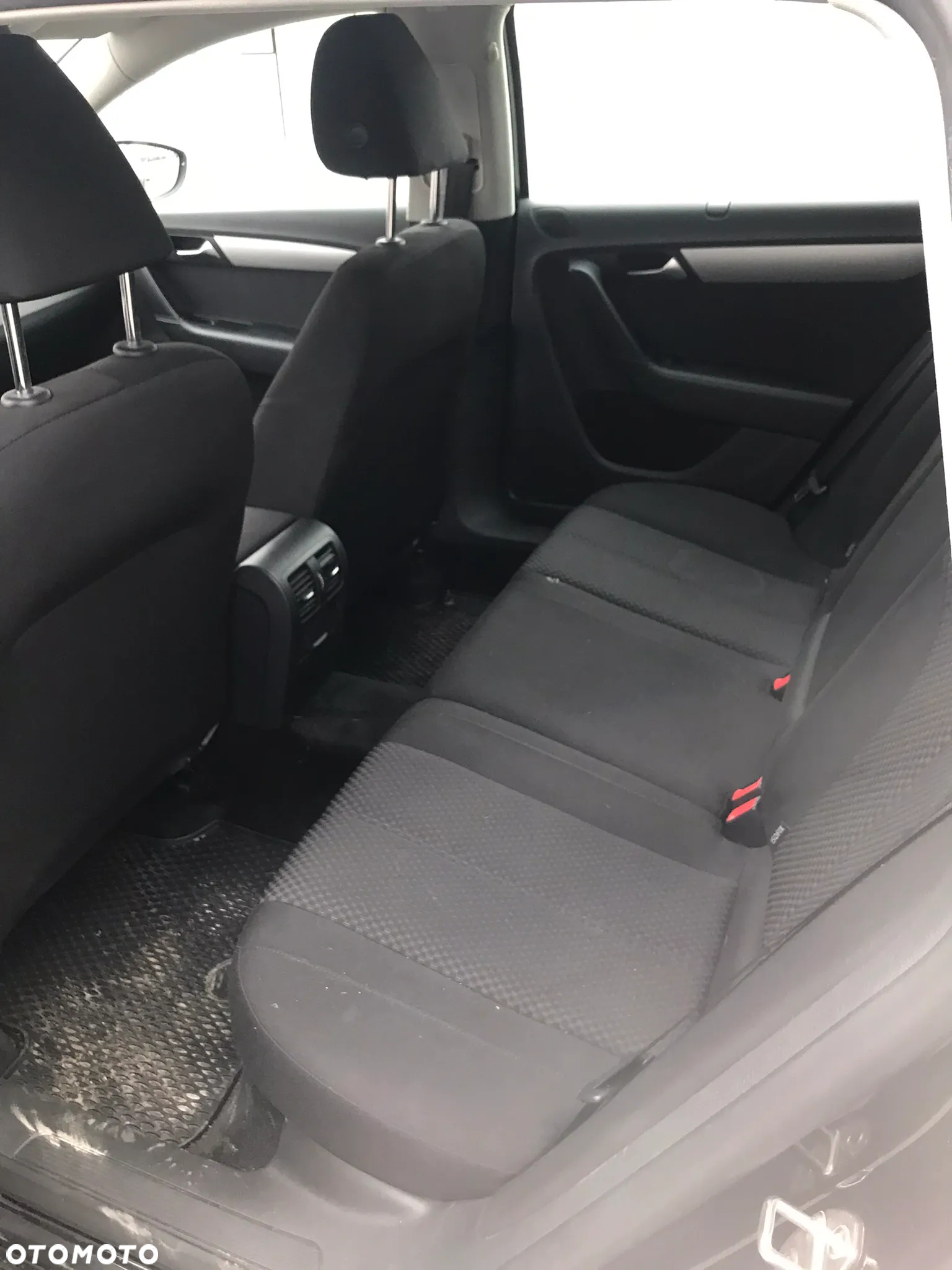 Volkswagen Passat 1.6 TDI Comfortline - 3