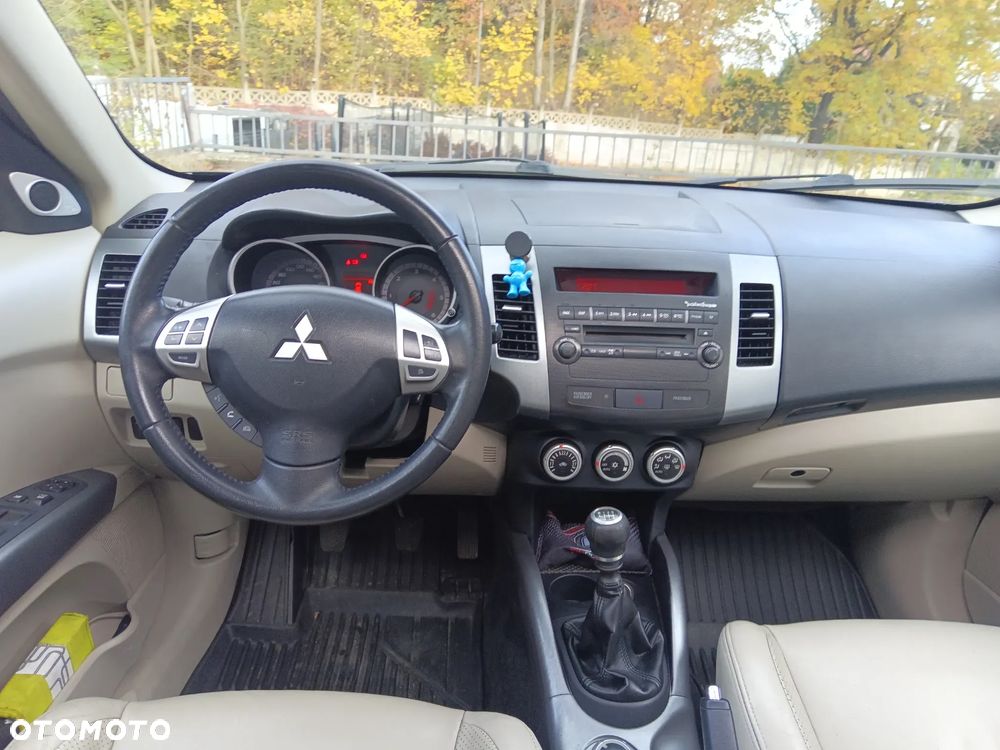 Mitsubishi Outlander 2.0 DID Instyle - 14