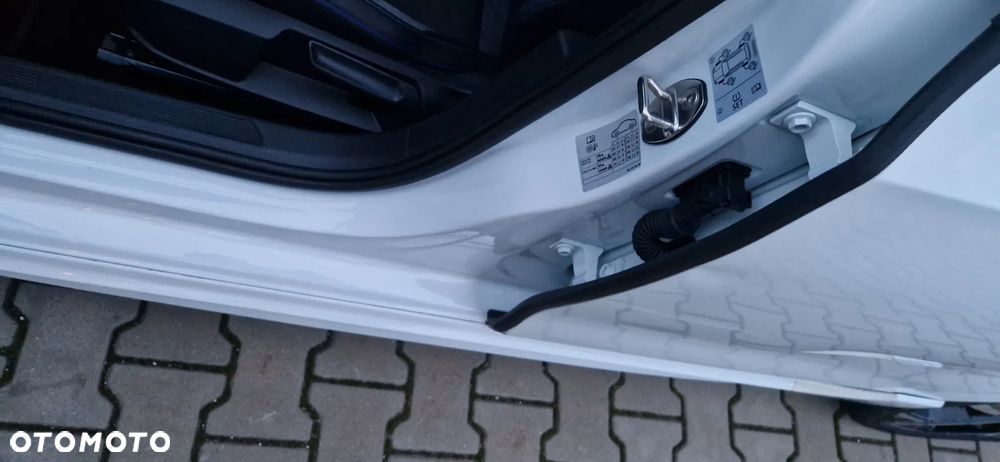 Volkswagen Golf - 24