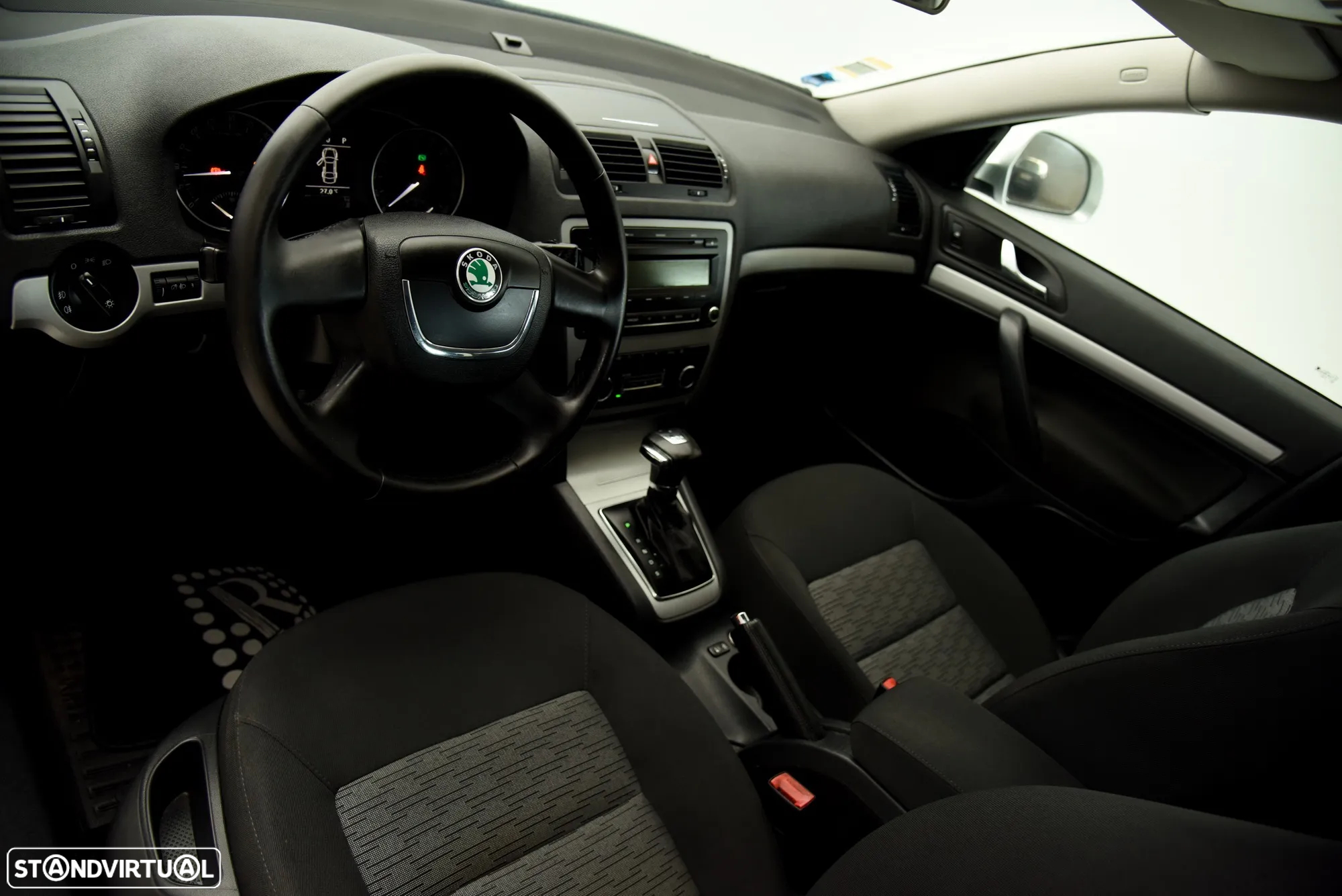 Skoda Octavia Break 1.6 TDi Ambiente DSG - 9