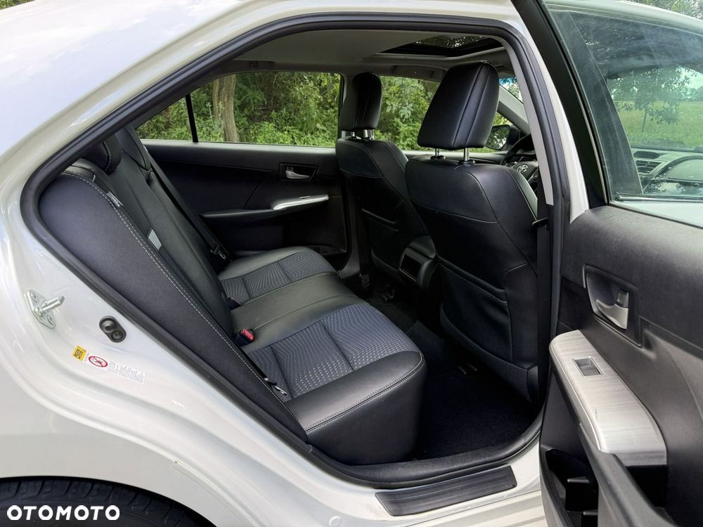 Toyota Camry - 8