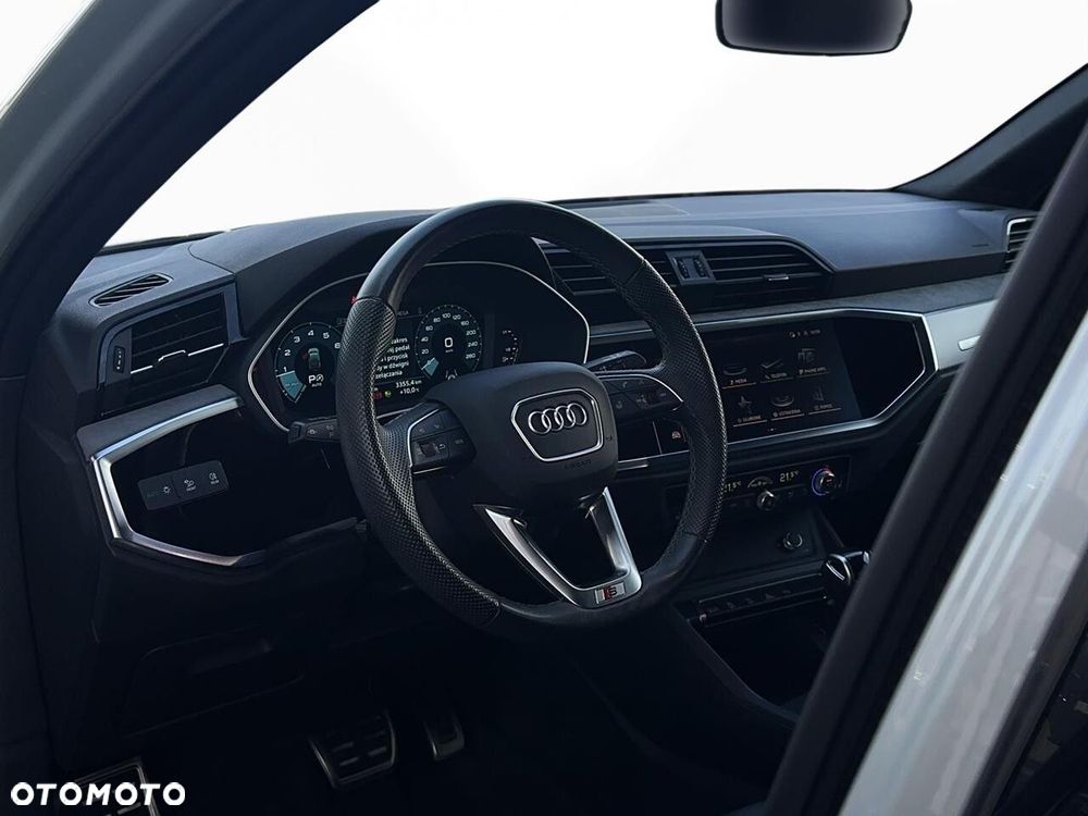 Audi Q3 Sportback - 14