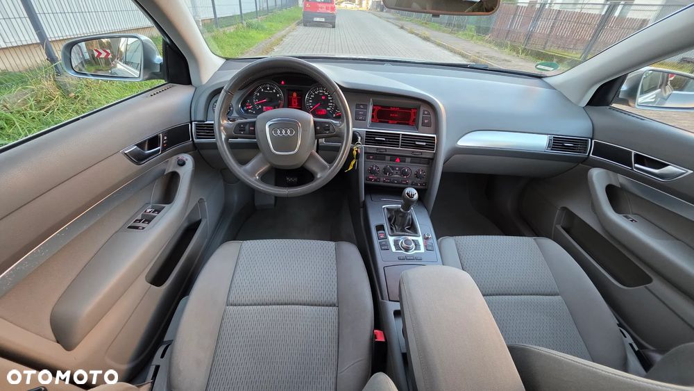 Audi A6 Avant 2.4 - 9