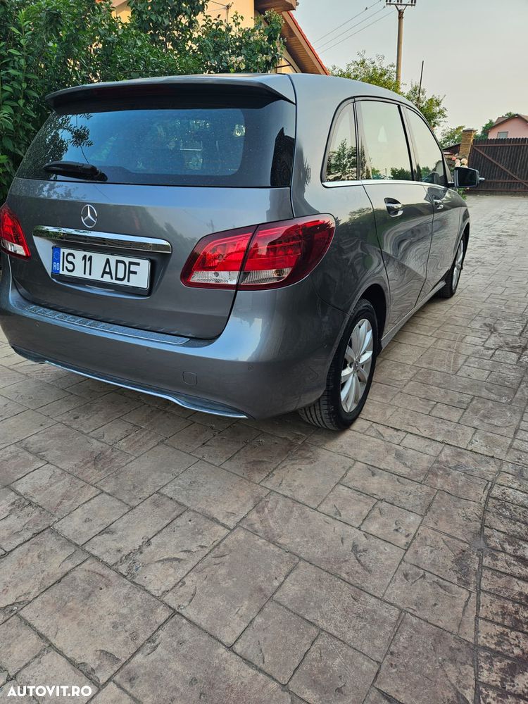 Mercedes-Benz EQB - 7