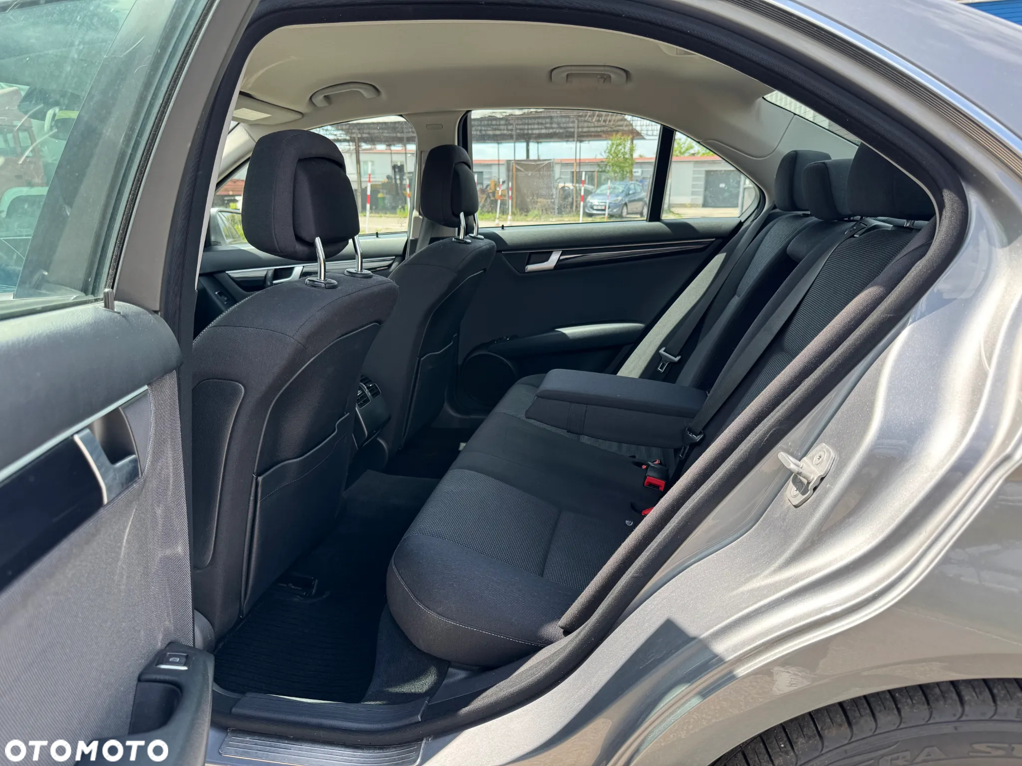 Mercedes-Benz Klasa C 180 BlueEFFICIENCY Elegance - 5