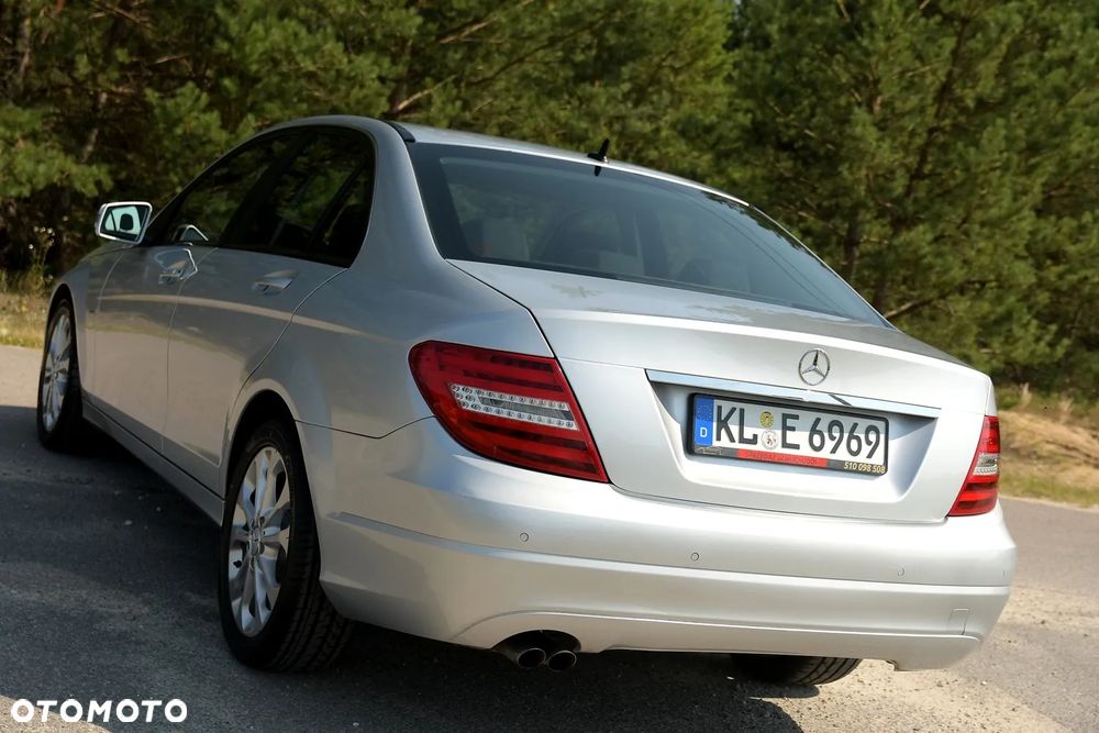 Mercedes-Benz Klasa C 180 CGI Automatik BlueEFFICIENCY Elegance - 6