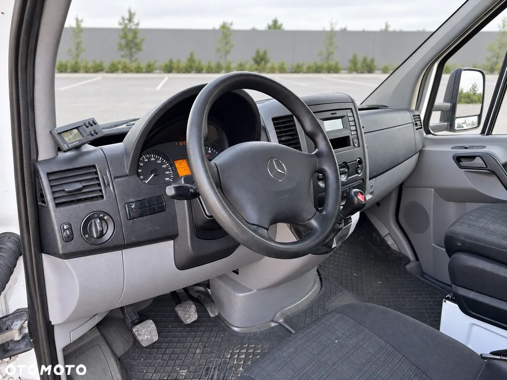 Mercedes-Benz Sprinter - 22