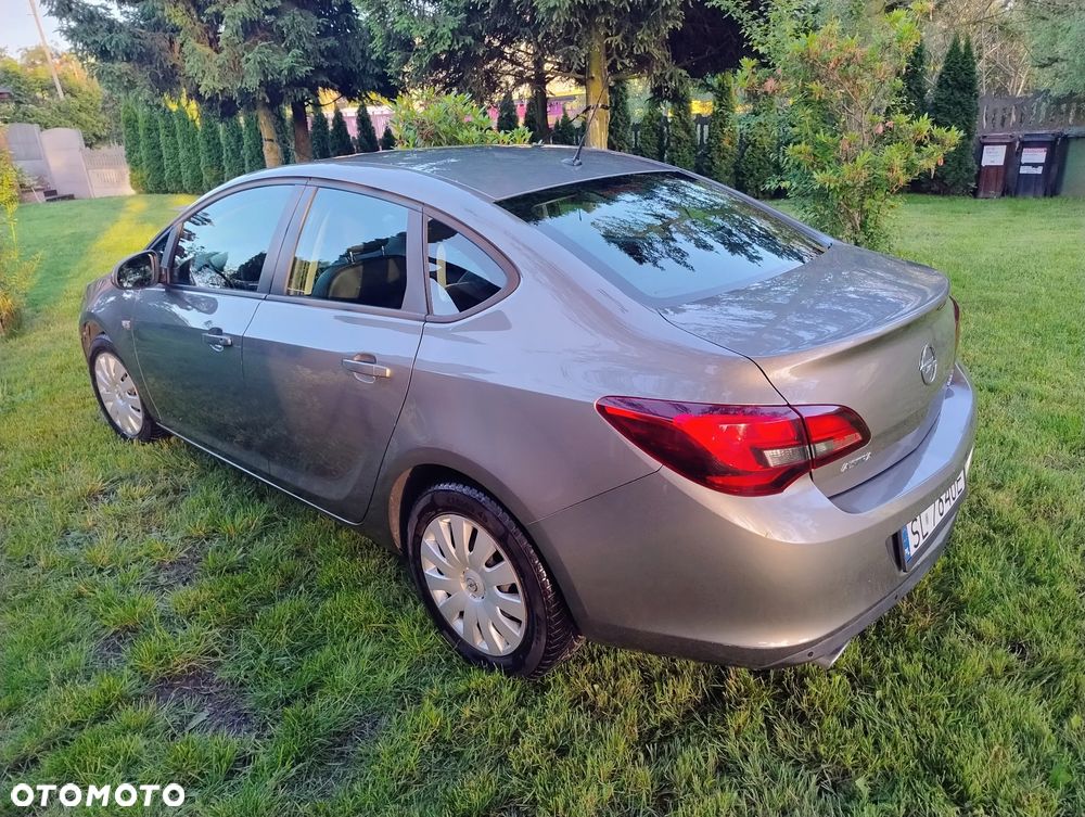 Opel Astra 1.4 T Active EU6 - 3