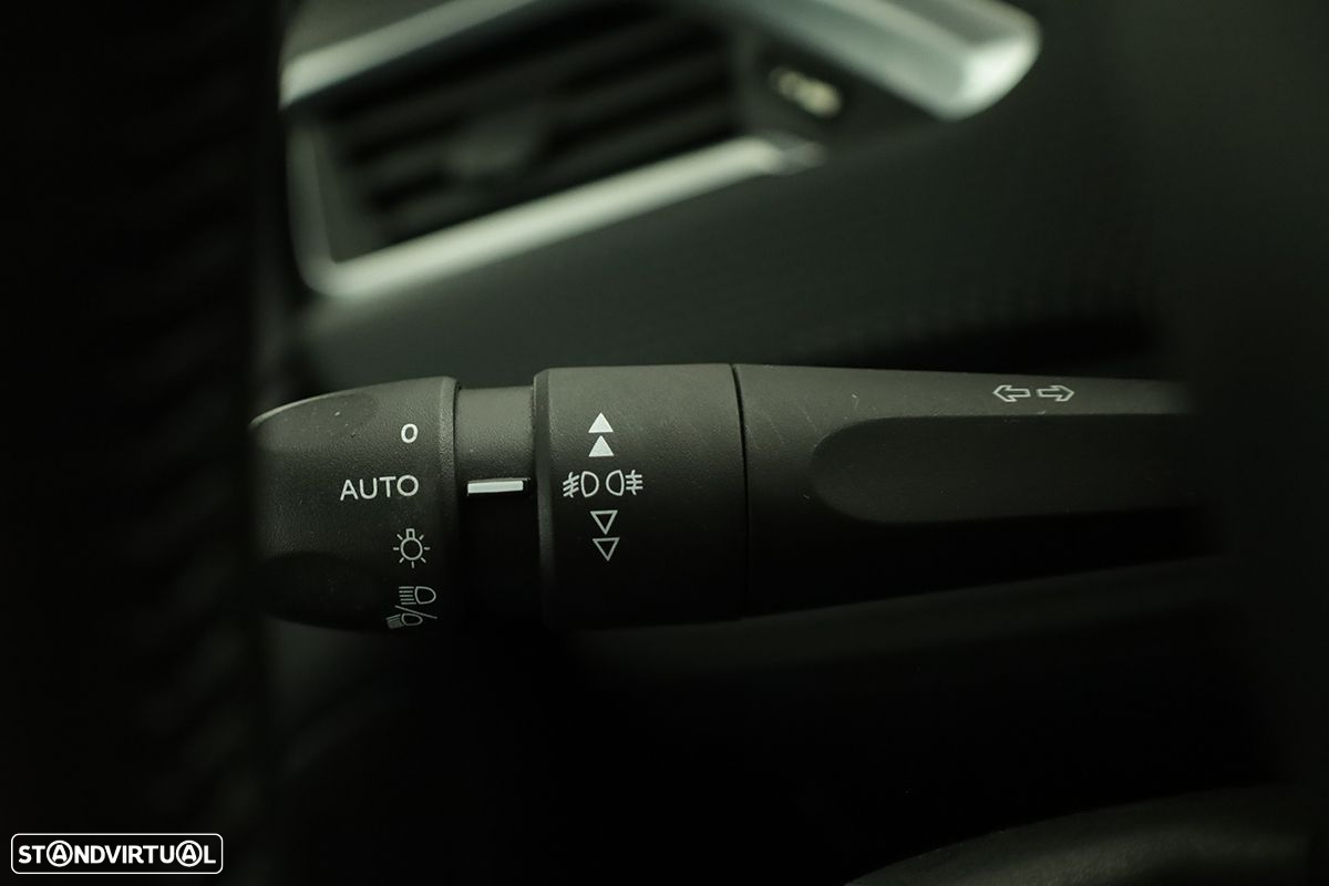 Peugeot 208 1.2 PureTech Style - 16