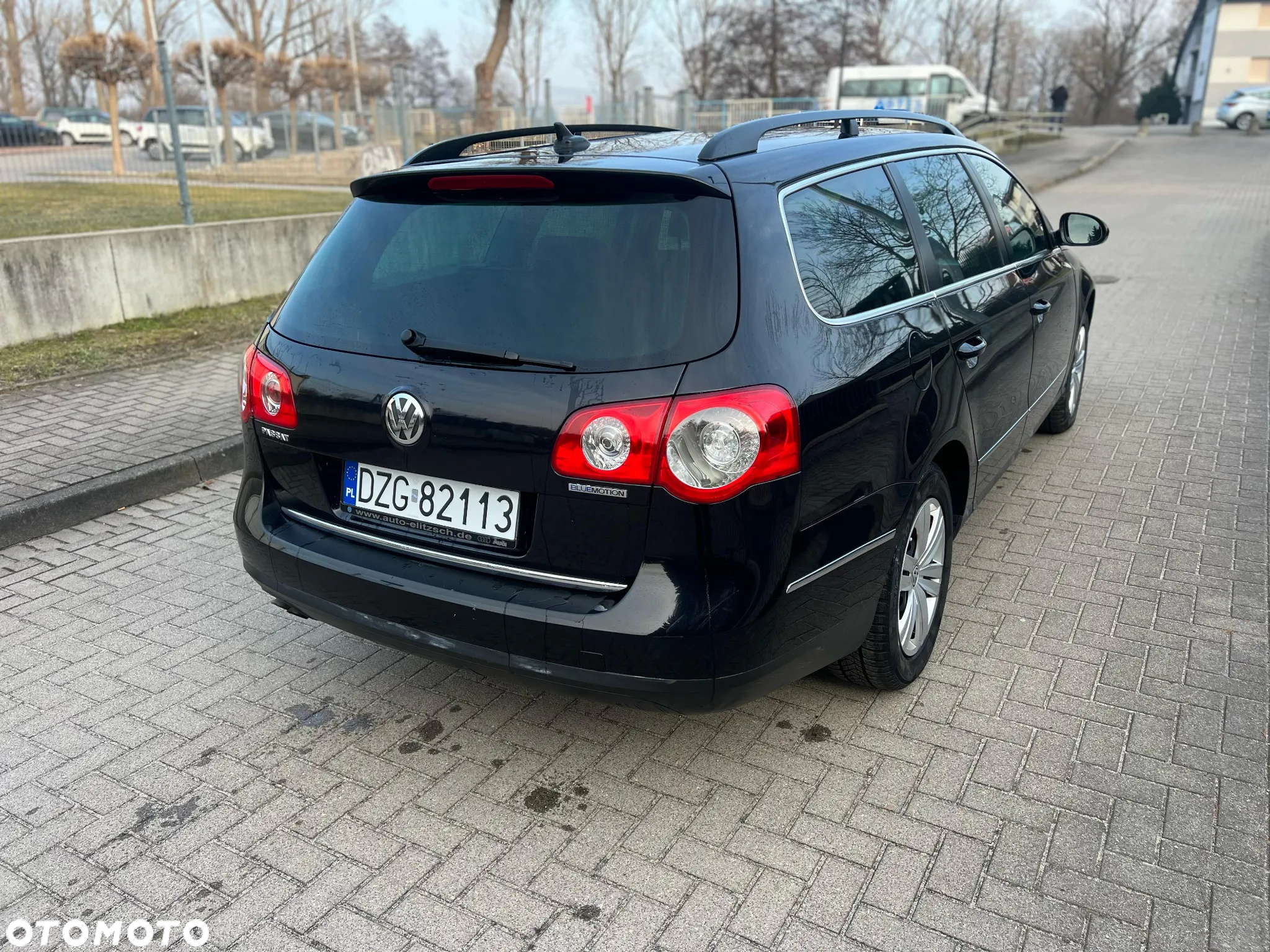 Volkswagen Passat 2.0 TDI DPF BlueMot Comfortline - 6