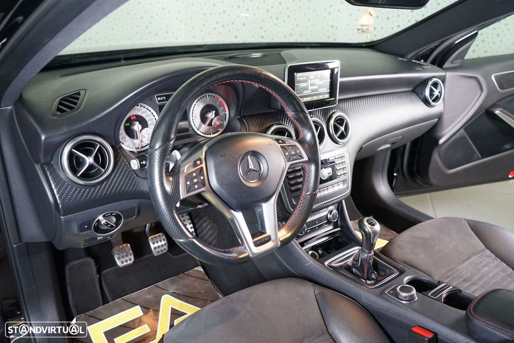 Mercedes-Benz A 180 d AMG Line - 14