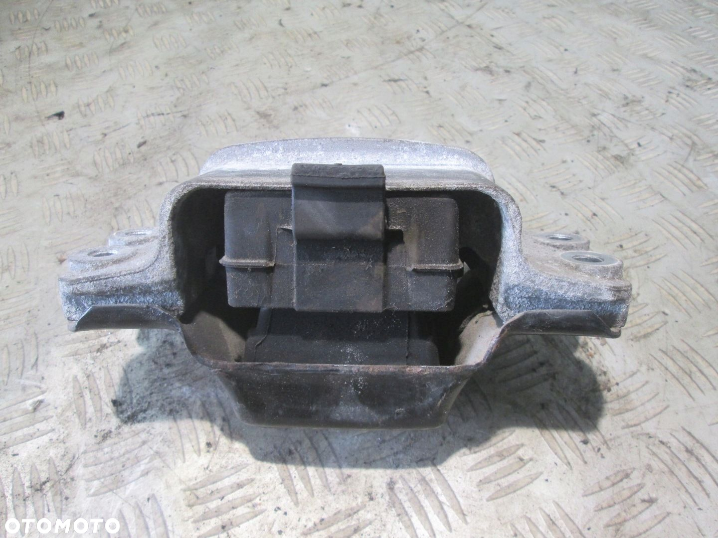 PODUSZKA METALOWO GUMOWA VW GOLF 1.9 TDI - 4