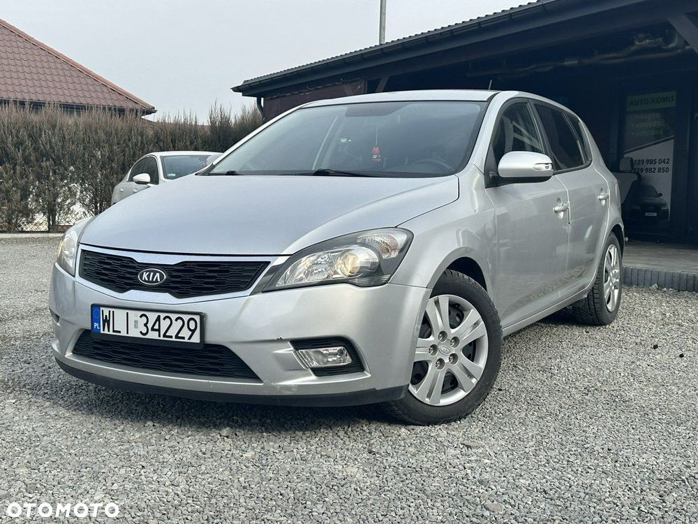 Kia Ceed - 4